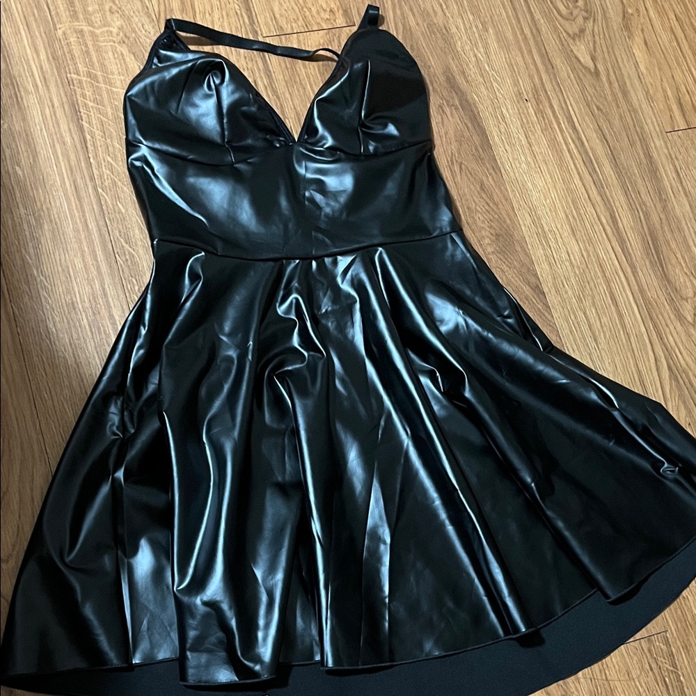Elegant Black vinil Dress